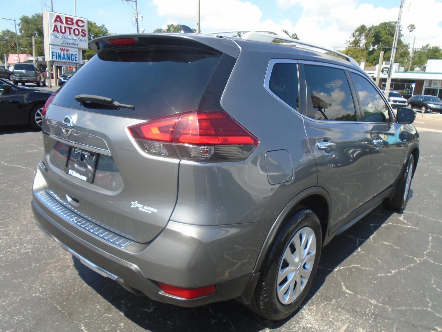 2017 Nissan Rogue (5N1AT2MT9HC) , located at 6112 N Florida Avenue, Tampa, FL, 33604, (888) 521-5131, 27.954929, -82.459534 - Photo#8